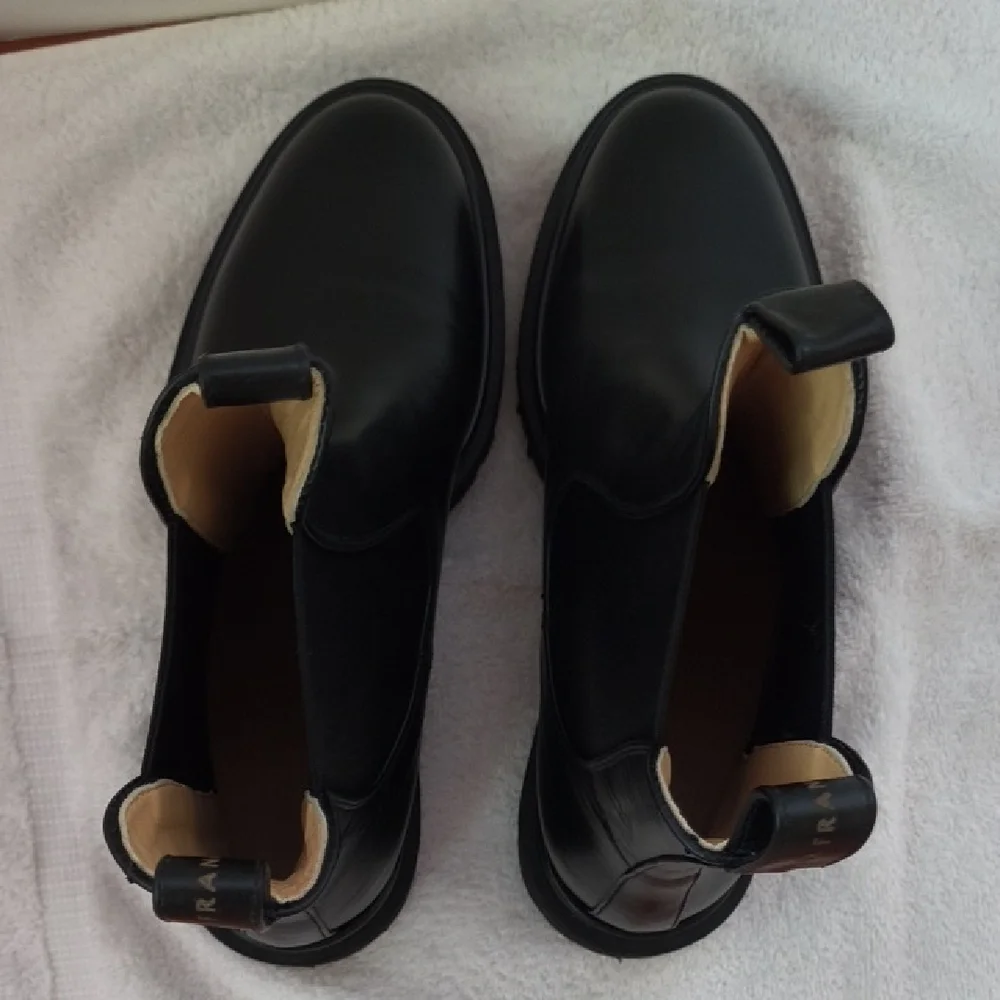 Dear Frances Tony Black Leather Ankle Chelsea Boots, Size 37 - Picture 8 of 11